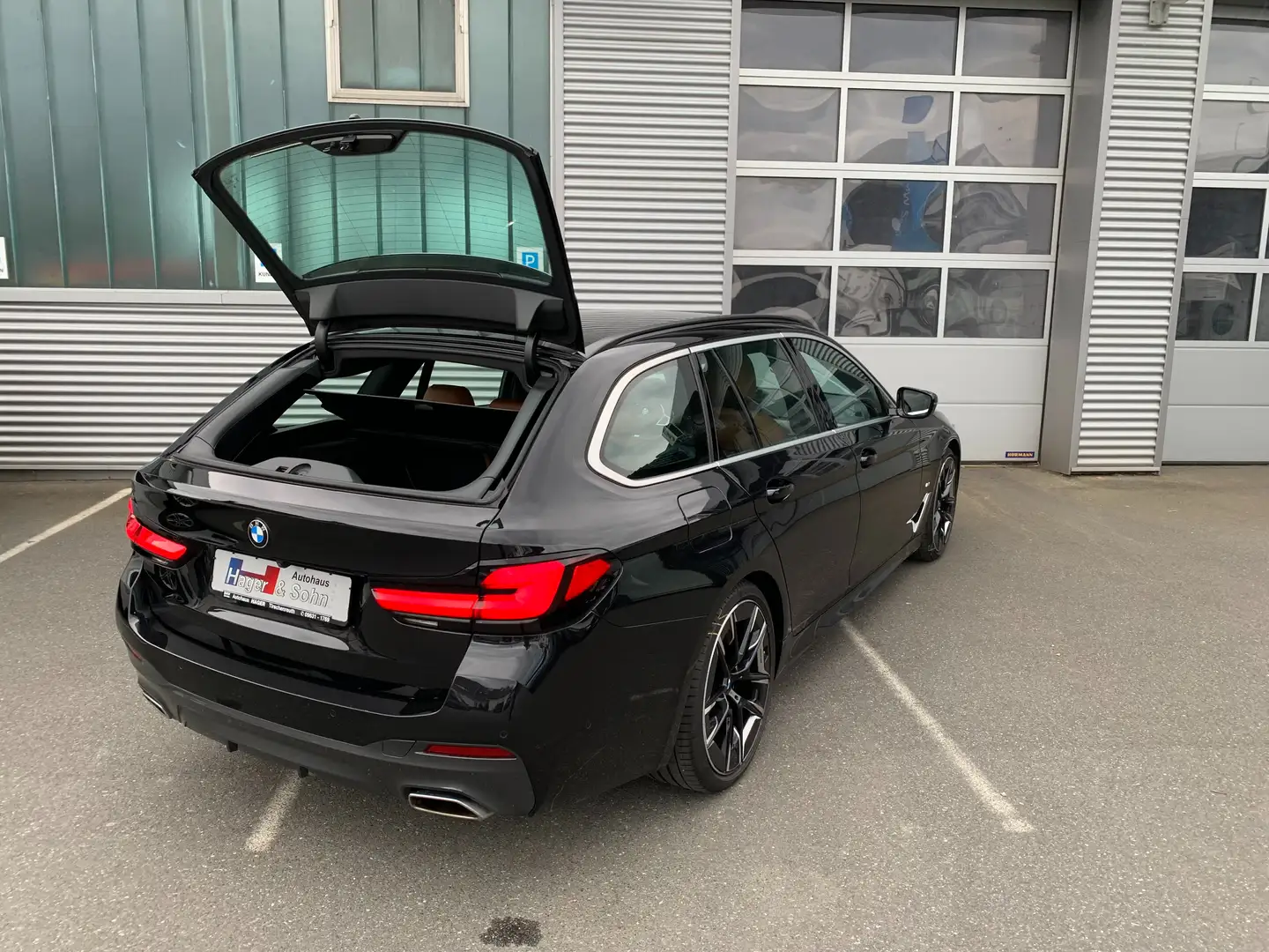 BMW 530 d xDrive M Sport,20"/Driving AssistantProfessional Schwarz - 2