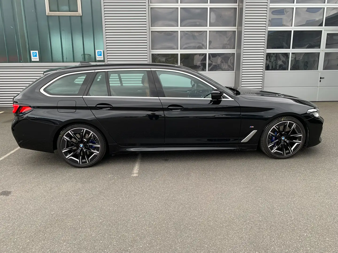 BMW 530 d xDrive M Sport,20"/Driving AssistantProfessional Schwarz - 1