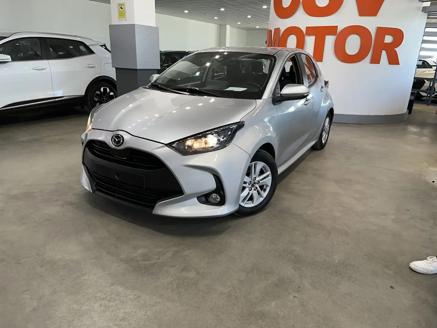 Mazda 2 Hybrid 1.5 Centre-Line  CVT 85kW - 2