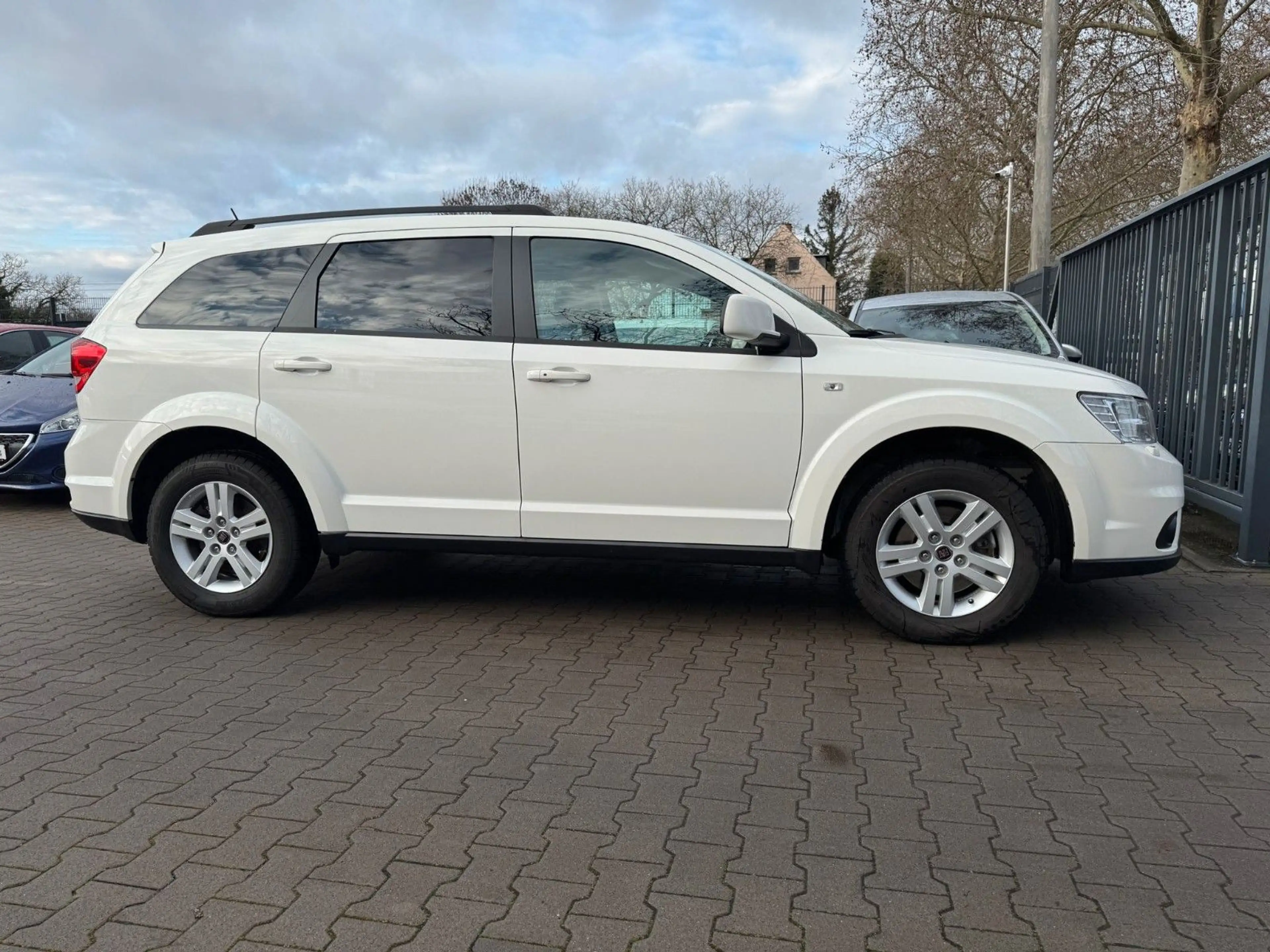 Fiat Freemont FREEMONT 2.0l MULTIJET 170 PS 7 SITZE TÜV 12/27 — photo 3