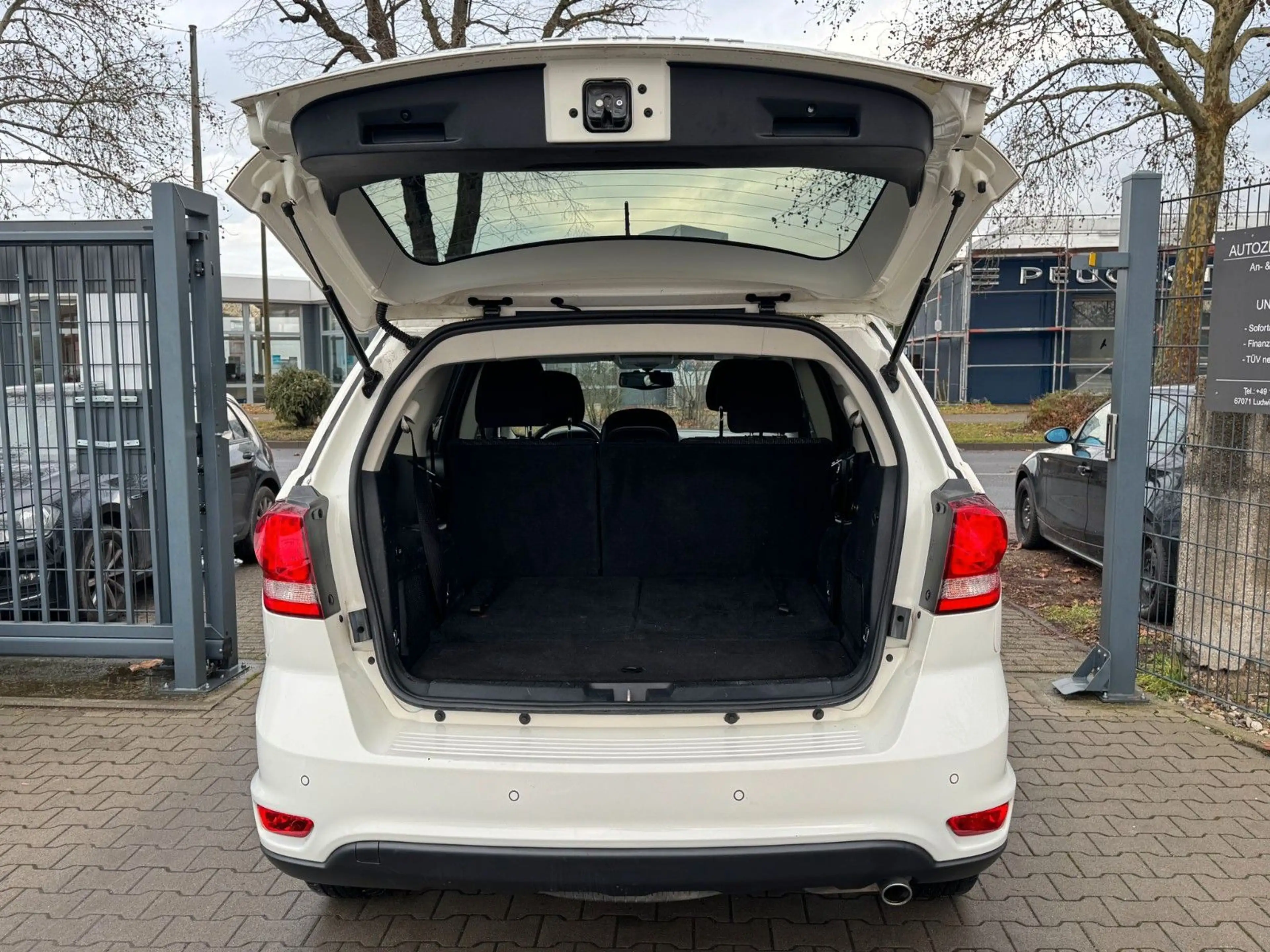 Fiat Freemont FREEMONT 2.0l MULTIJET 170 PS 7 SITZE TÜV 12/27 — photo 12