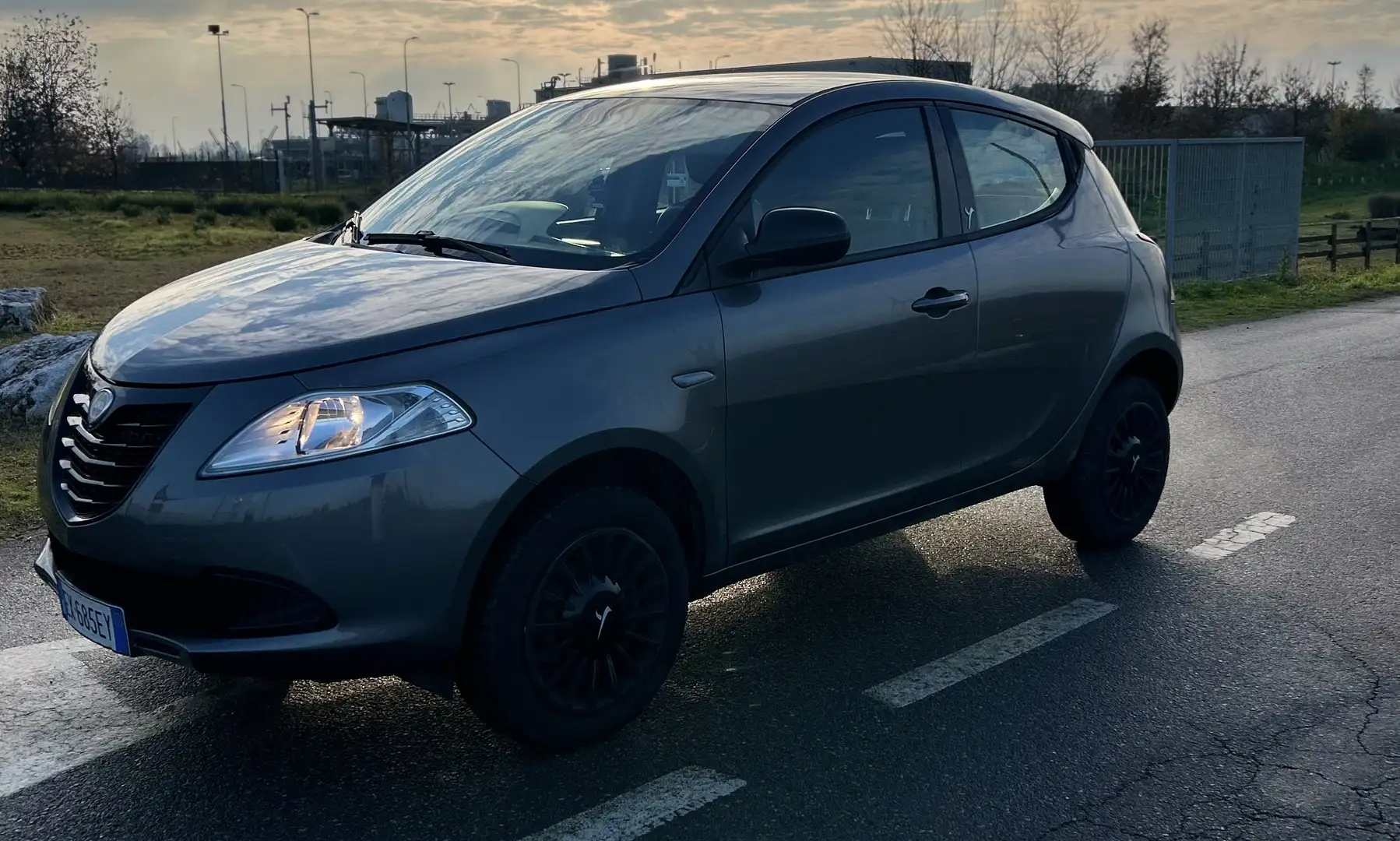 Lancia Ypsilon 0.9 t.air Gold ecochic metano 80cv E6 - 2