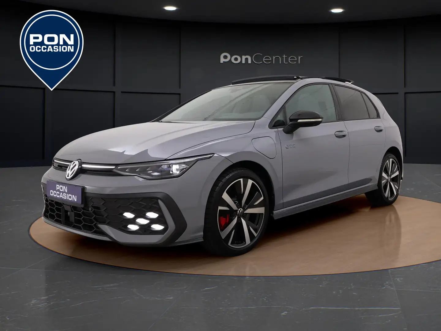 Volkswagen Golf GTE 1.5 eHybrid 272PK DSG | Pano.Dak | 360 Camera | IQ Серый - 1