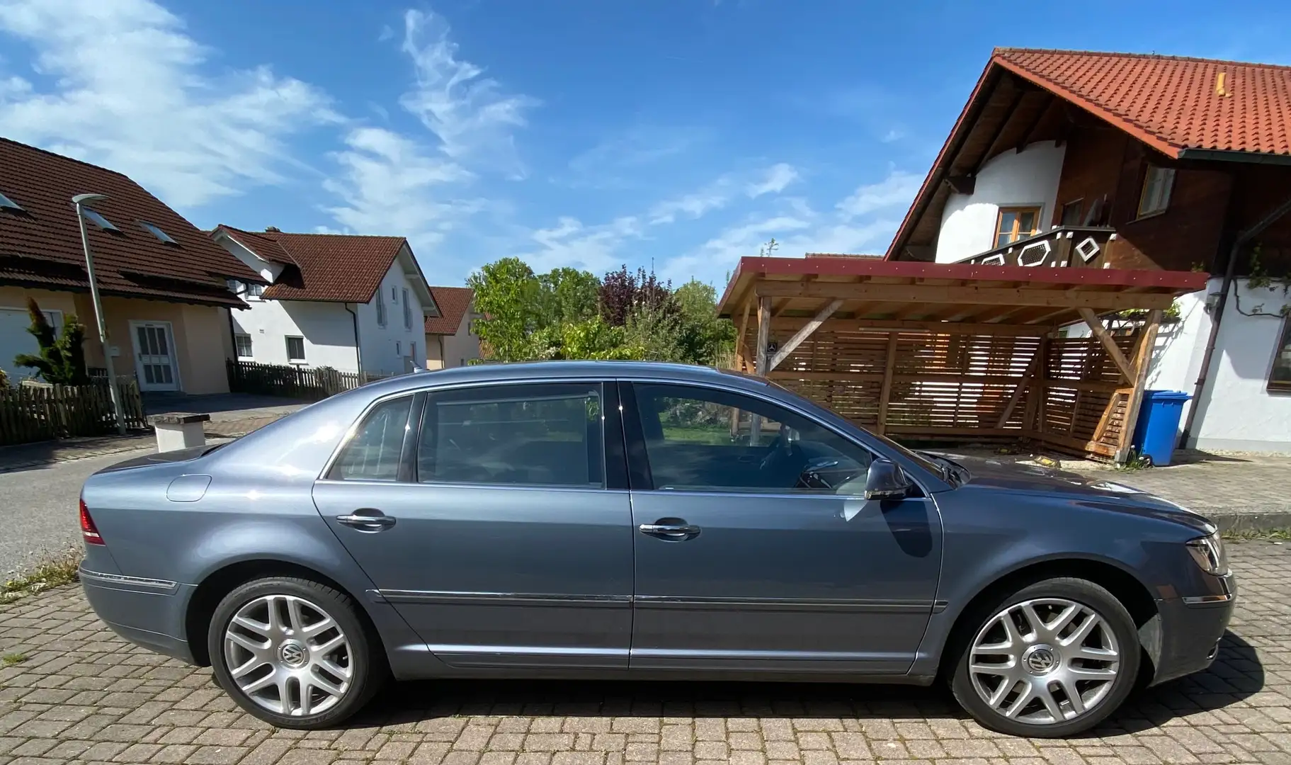 Volkswagen Phaeton Phaeton 4.2 V8 4MOTION langer Radstand 4Sitzer) Bleu - 1