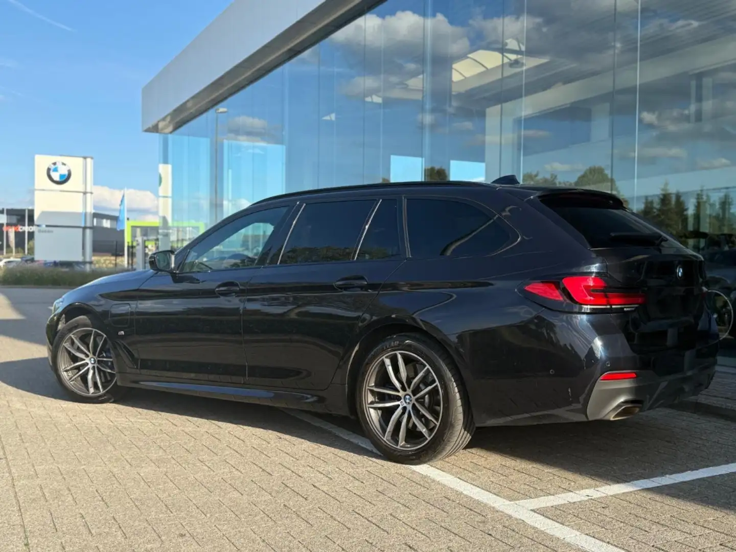 BMW 530 e xDrive, M sportpakket en BMW premium garantie Bleu - 2