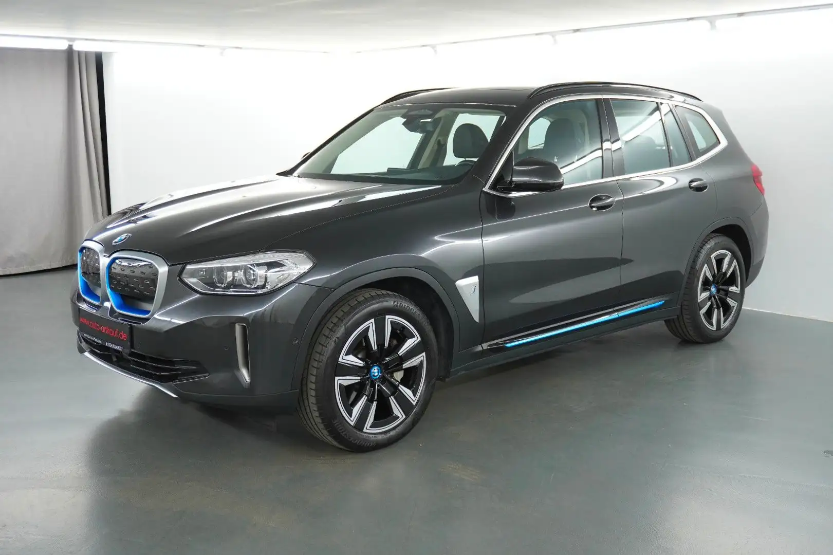 BMW iX3 Inspiring AHK DrivAssistantProf ACC Kamera Gris - 1