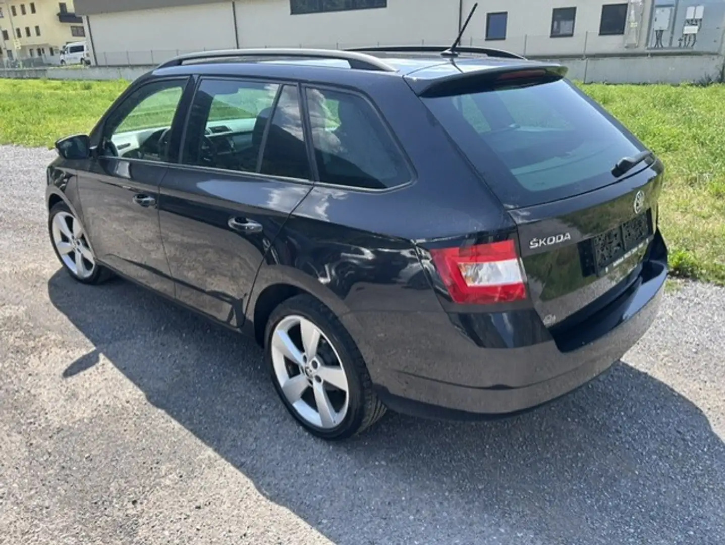 Skoda Fabia Fabia Combi Style 1,0 TSI Style Schwarz - 2