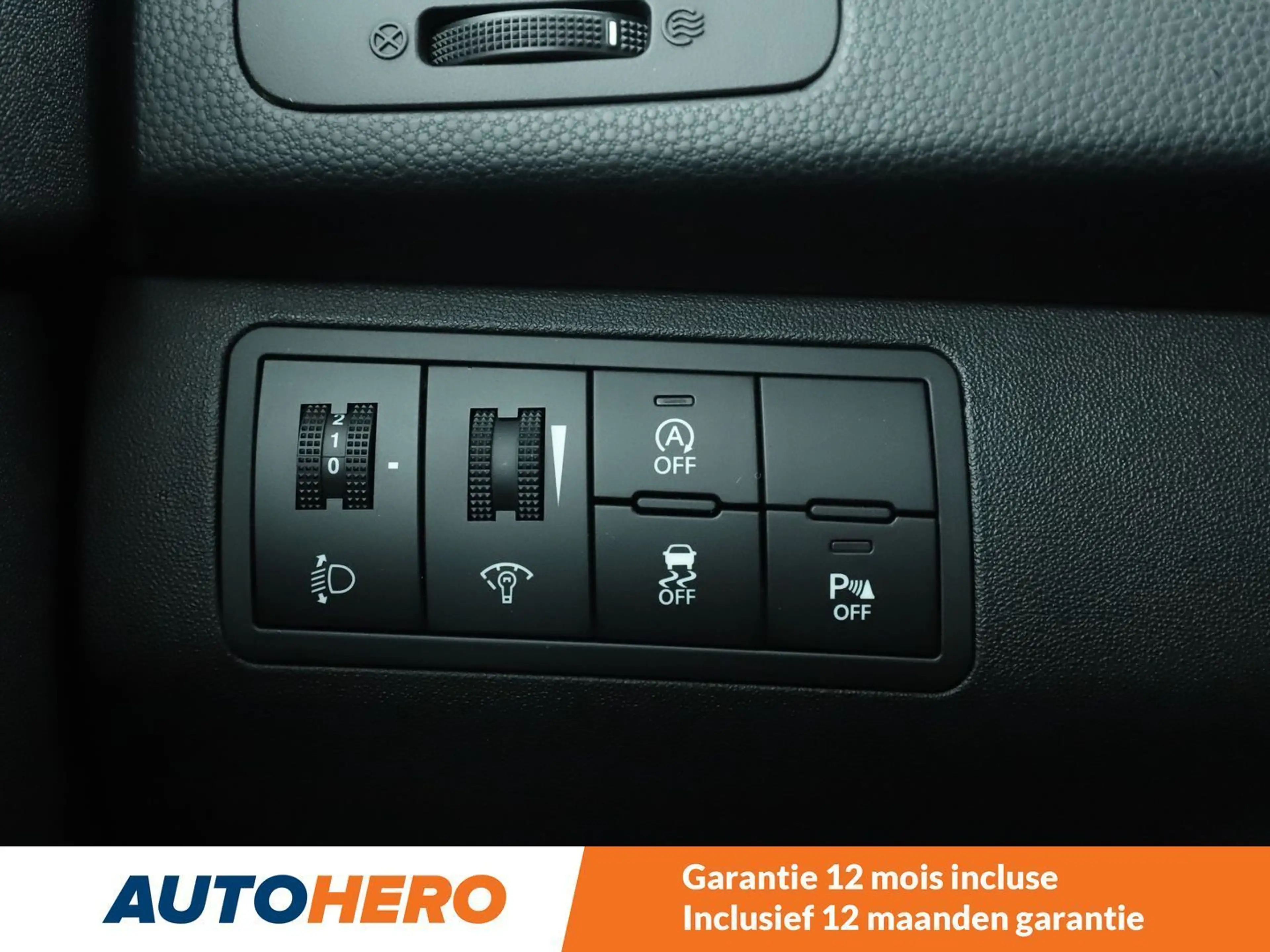 Kia Venga 1.4 Dream Team — photo 15