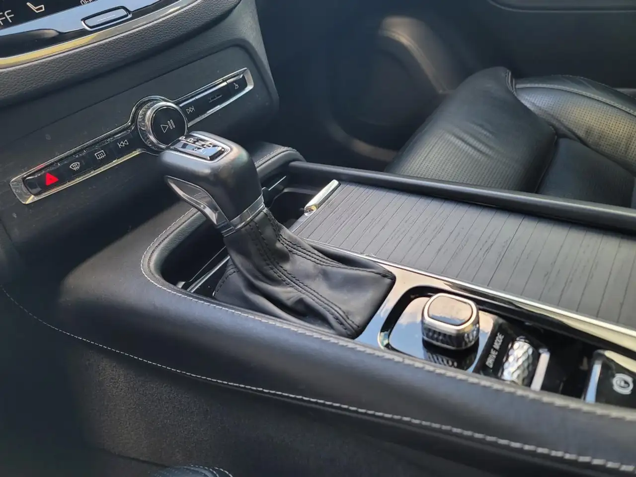 Volvo XC90 снимка Volvo XC90