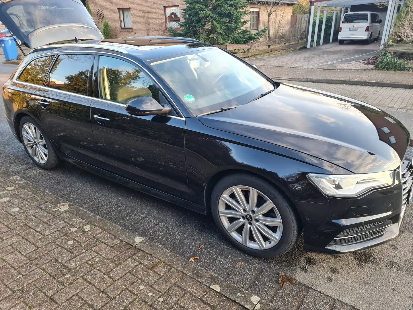 Audi A6 Avant Quattro Schwarz - 1