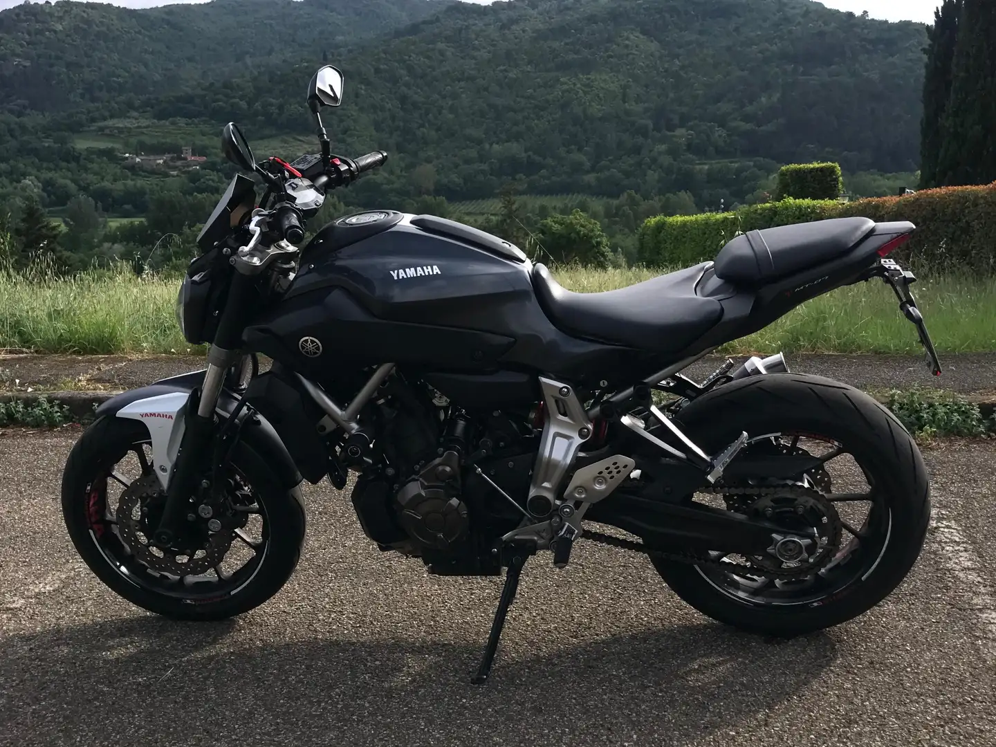 Yamaha MT-07 Grigio - 2