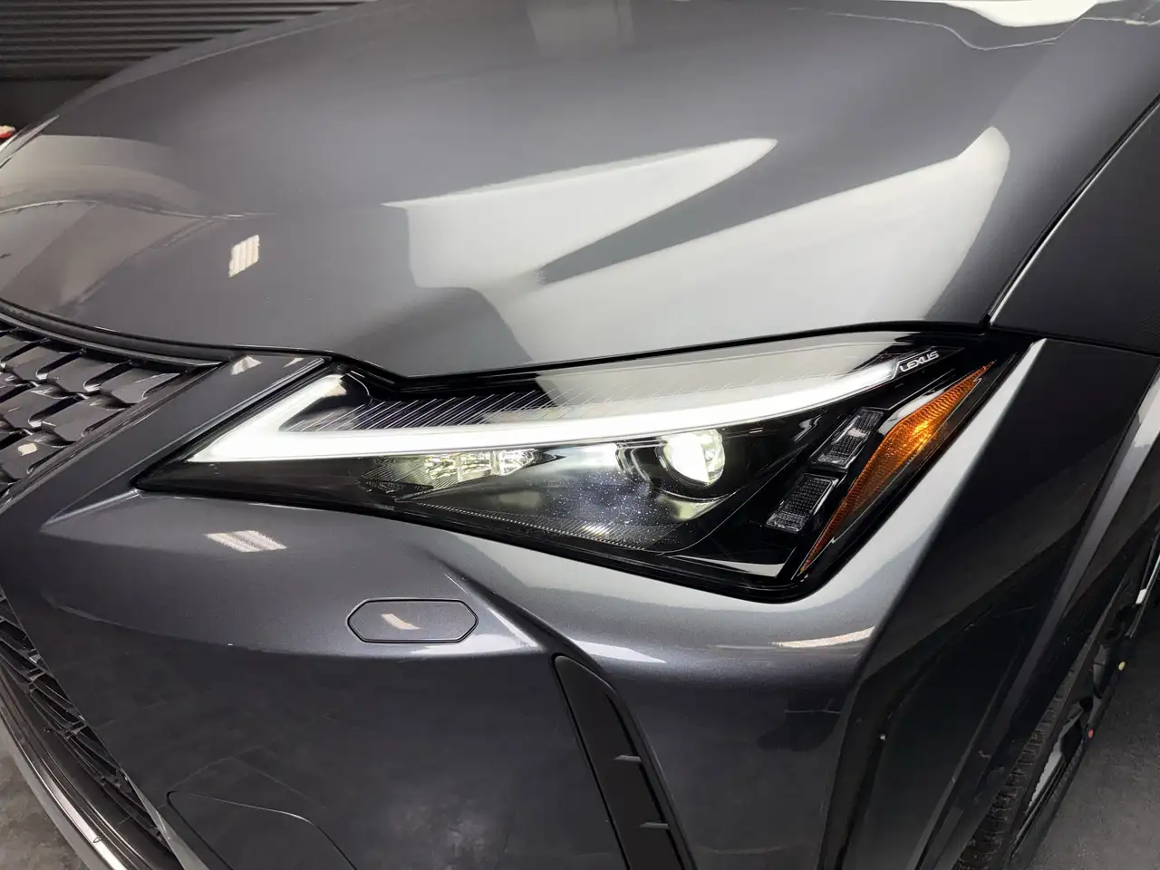 Lexus UX снимка Lexus UX
