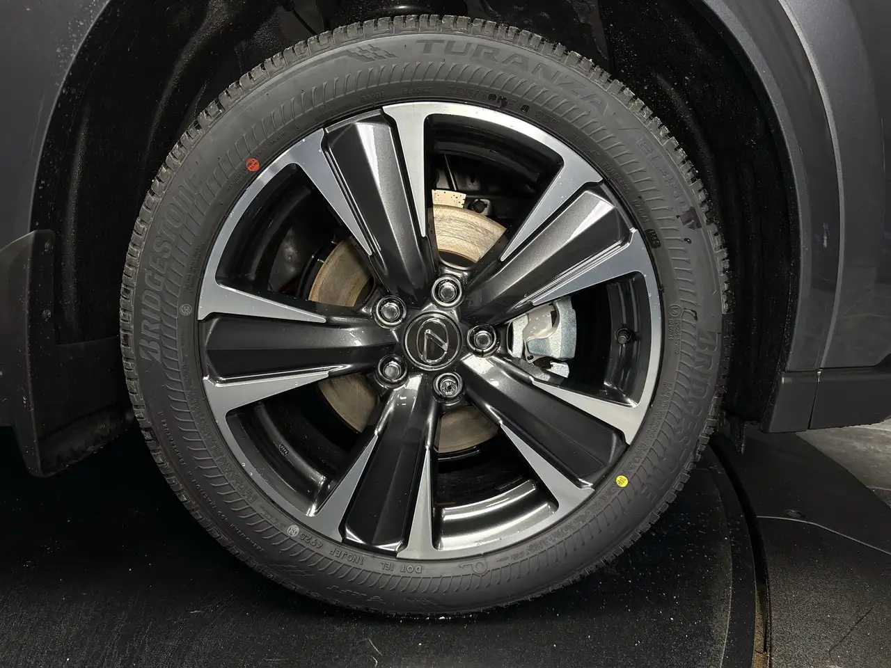 Lexus UX снимка Lexus UX