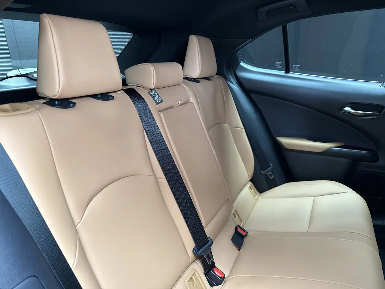 Lexus UX снимка Lexus UX