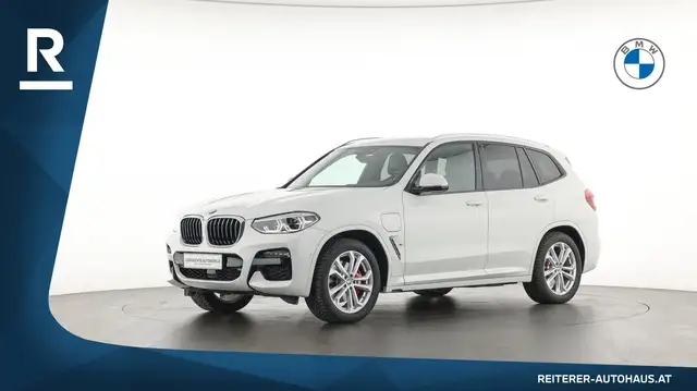 BMW X3 view 3