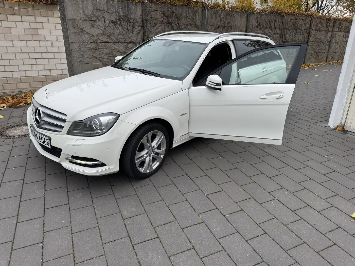 Mercedes-Benz 180 Avantgarde Белый - 1