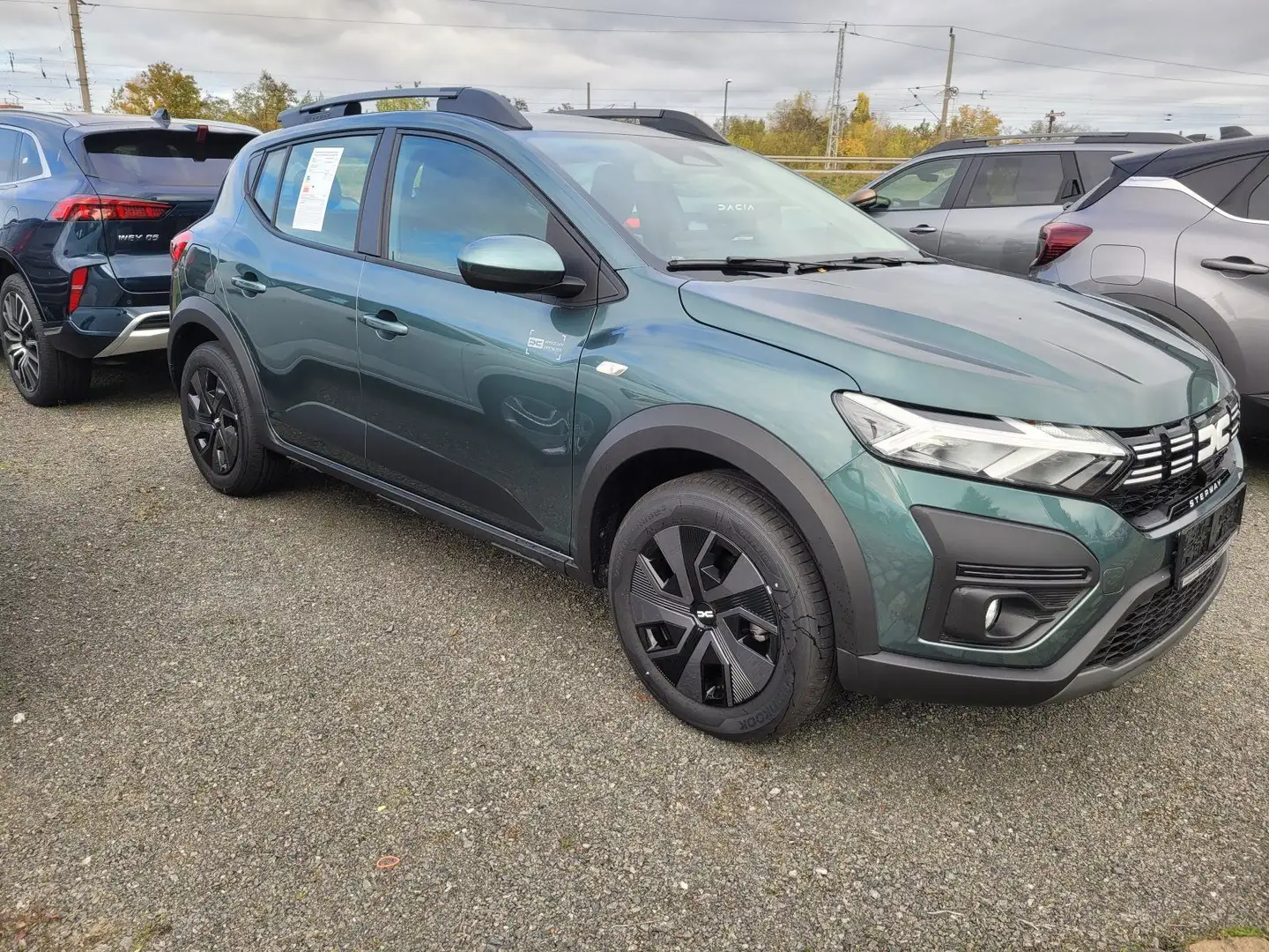Dacia Sandero Stepway TCe 90 CVT Expression SHZ+Klimaa Grün - 1