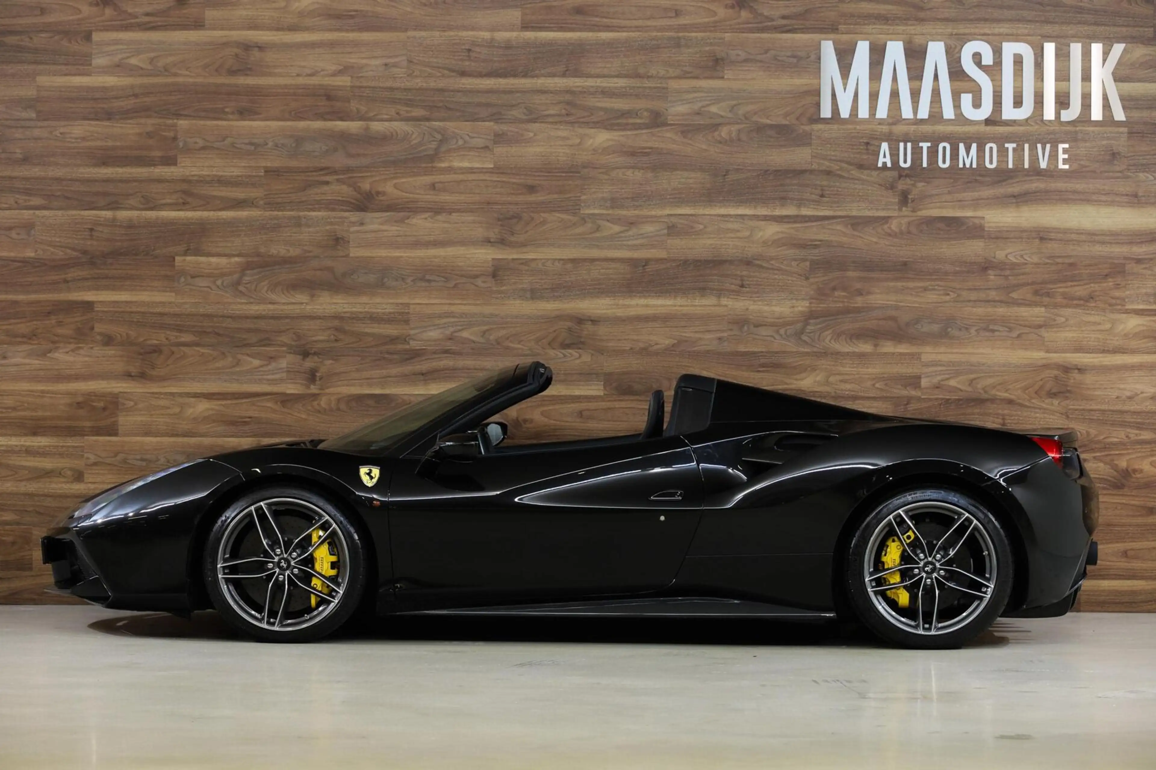 Ferrari 488 3.9 Spider HELE|Full Carbon|JBL|Lift|Pass Display| — photo 15