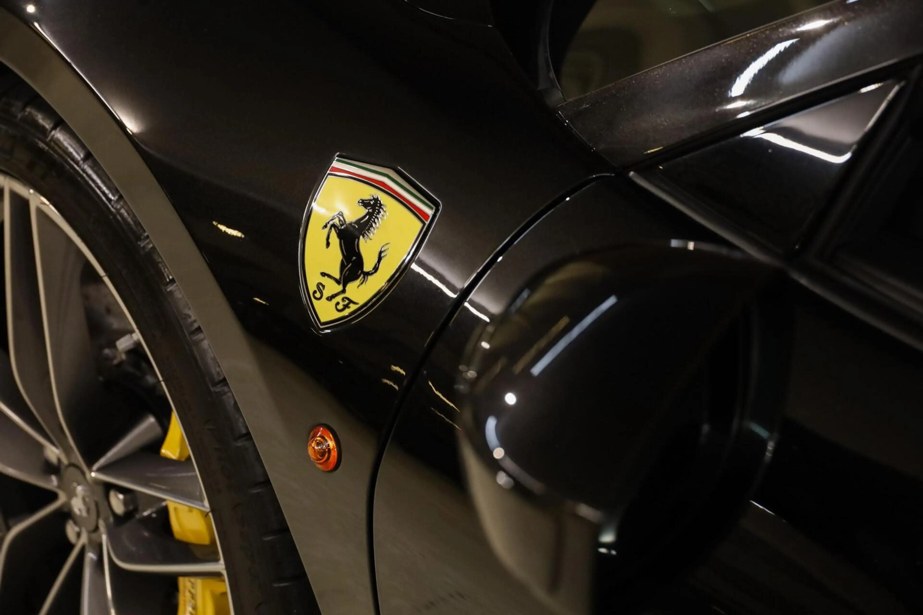 Ferrari 488 3.9 Spider HELE|Full Carbon|JBL|Lift|Pass Display| — photo 35