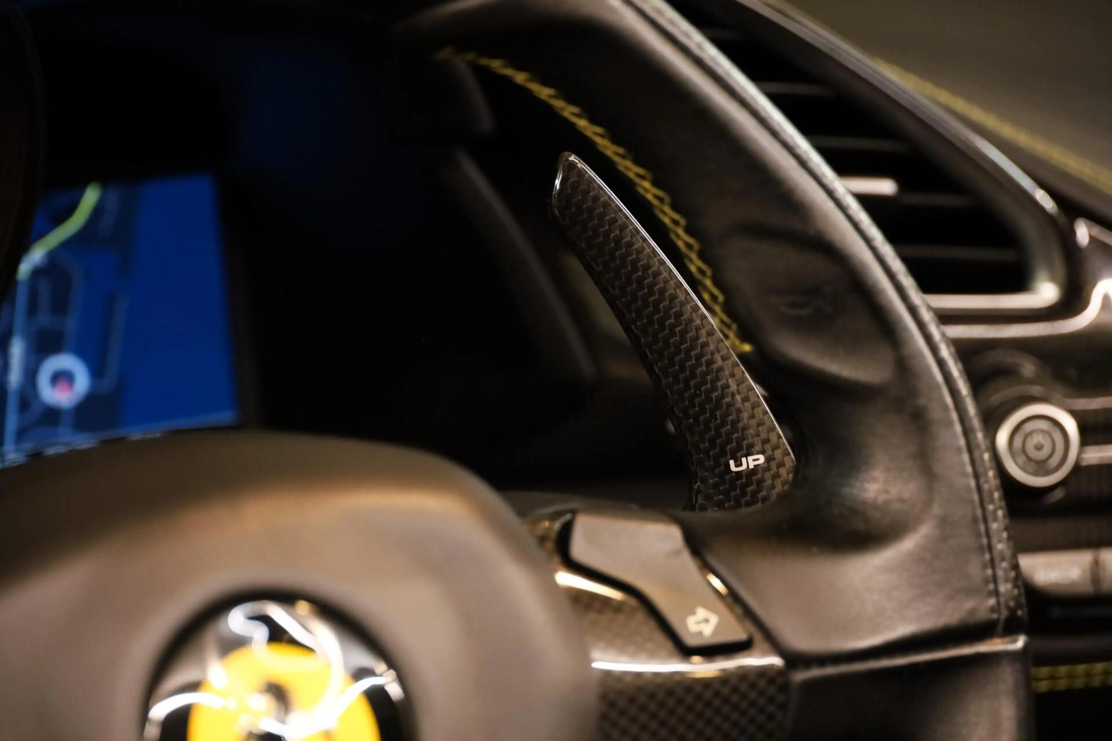 Ferrari 488 3.9 Spider HELE|Full Carbon|JBL|Lift|Pass Display| — photo 45