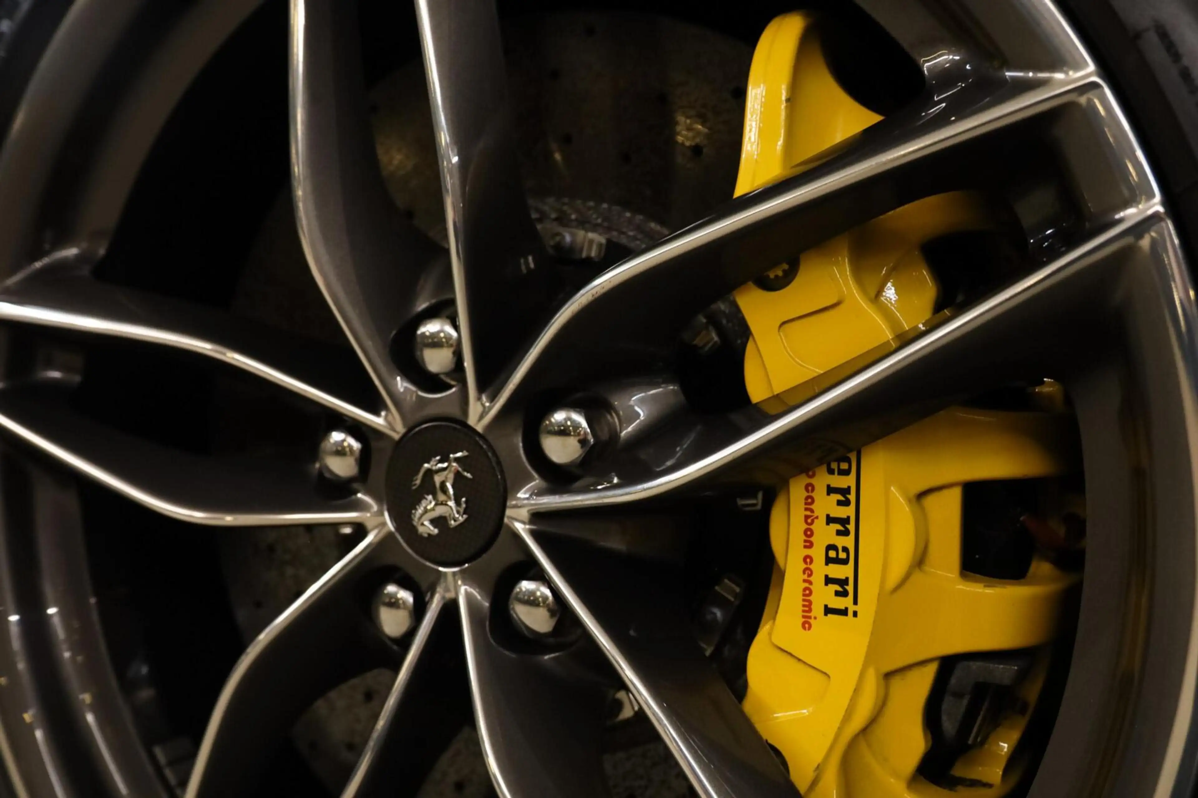 Ferrari 488 3.9 Spider HELE|Full Carbon|JBL|Lift|Pass Display| — photo 44