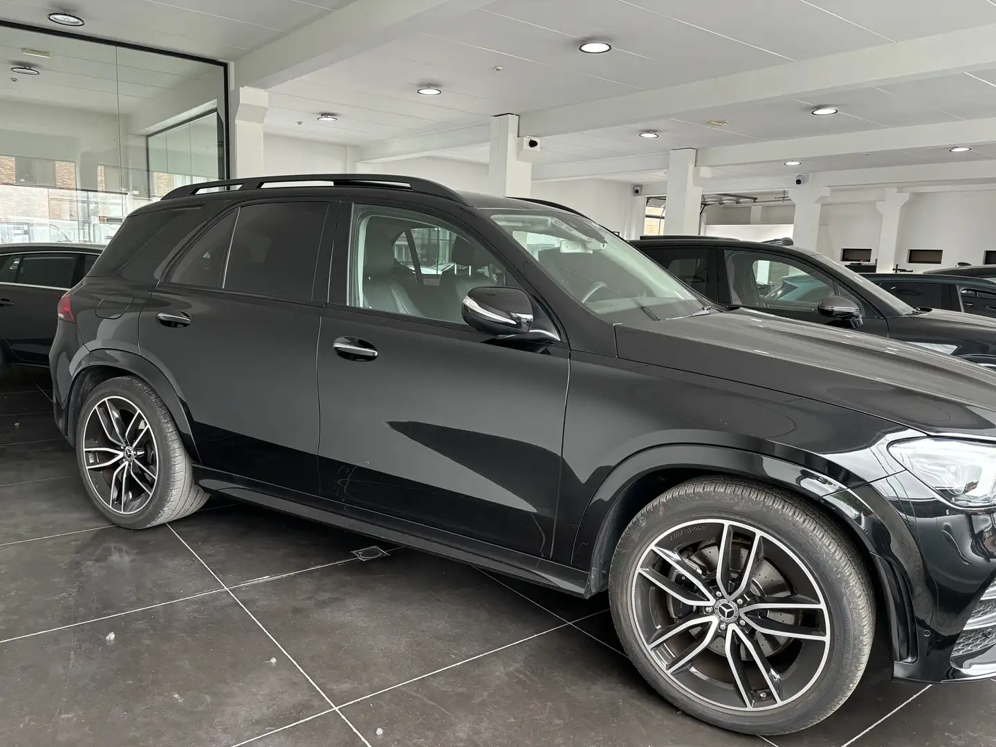 Mercedes-Benz GLE 300 d 4-Matic AMG PACK / 7 ZITPLAATSEN / BURMESTER NAV Negru - 2