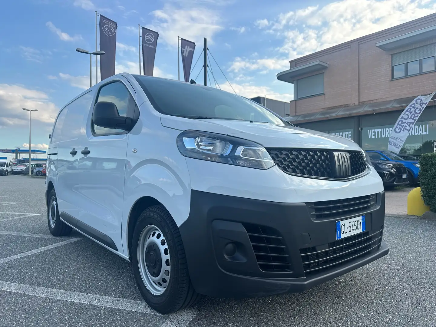 Fiat Scudo FIAT E-Scudo 50kWh PC-TN Furgone Lounge Blanc - 2