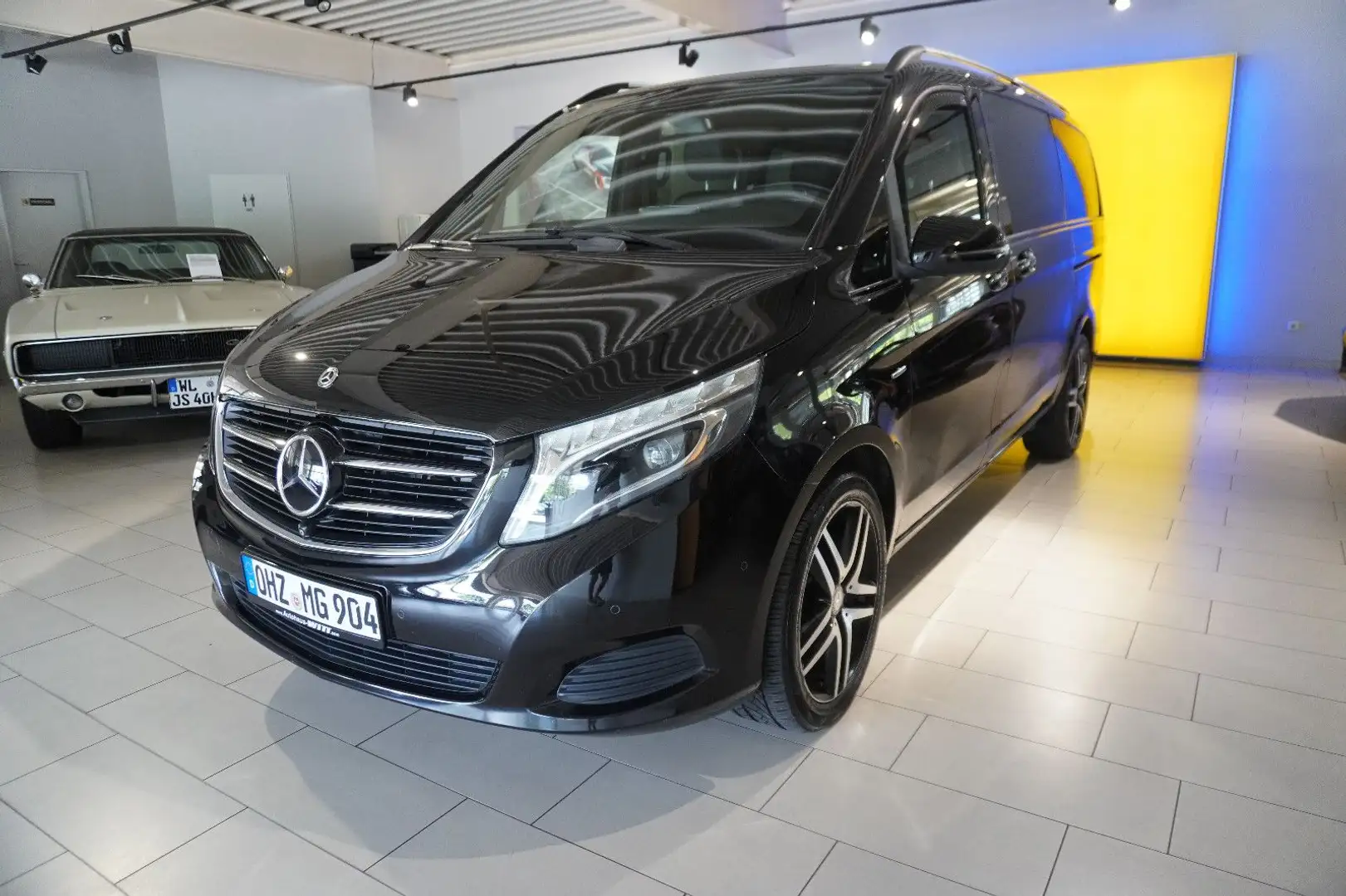 Mercedes-Benz V 250 Avantgarde Edition Lang*Leder*Standheizung Schwarz - 2