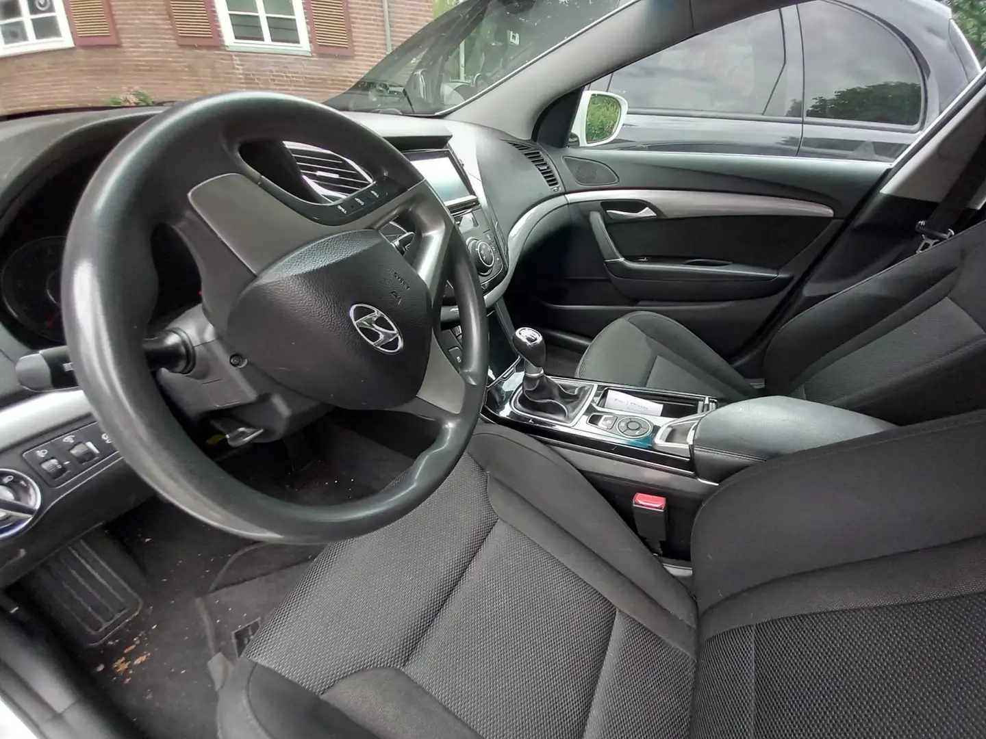 Hyundai i40 i40cw 1.6Comfort Weiß - 2