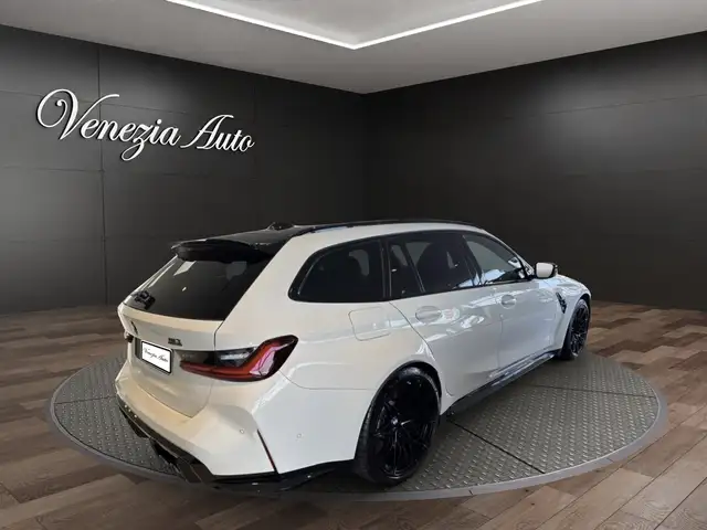 BMW M3 view 3
