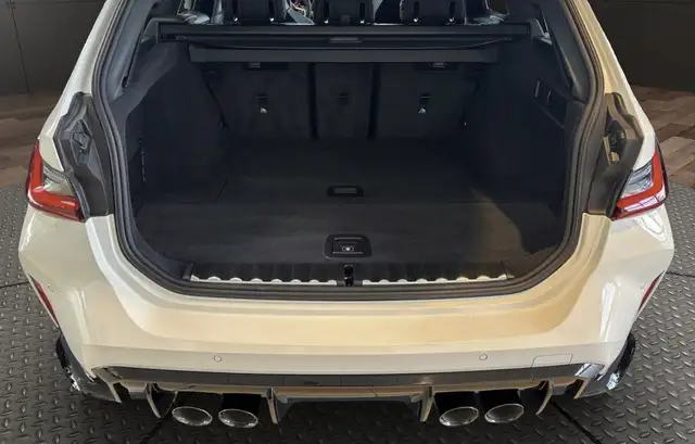BMW M3 view 7