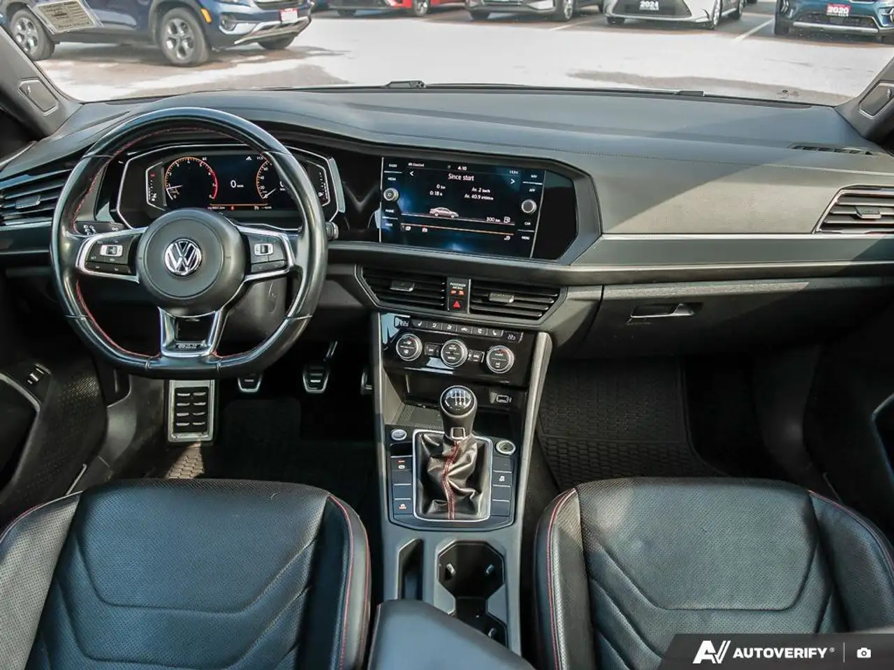 Volkswagen Jetta снимка Volkswagen Jetta