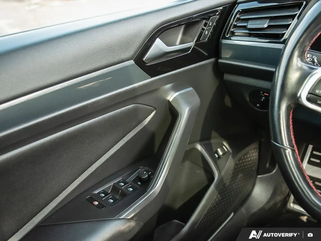 Volkswagen Jetta снимка Volkswagen Jetta