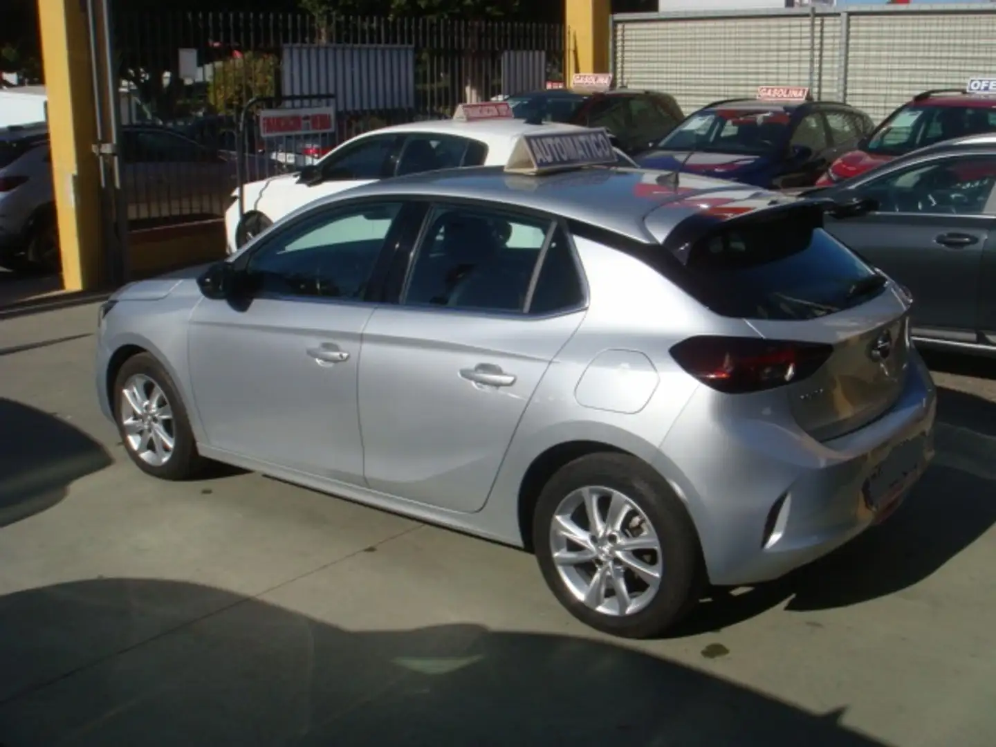 Opel Corsa 1.2T XHT S/S Elegance AT8 100 Gris - 2