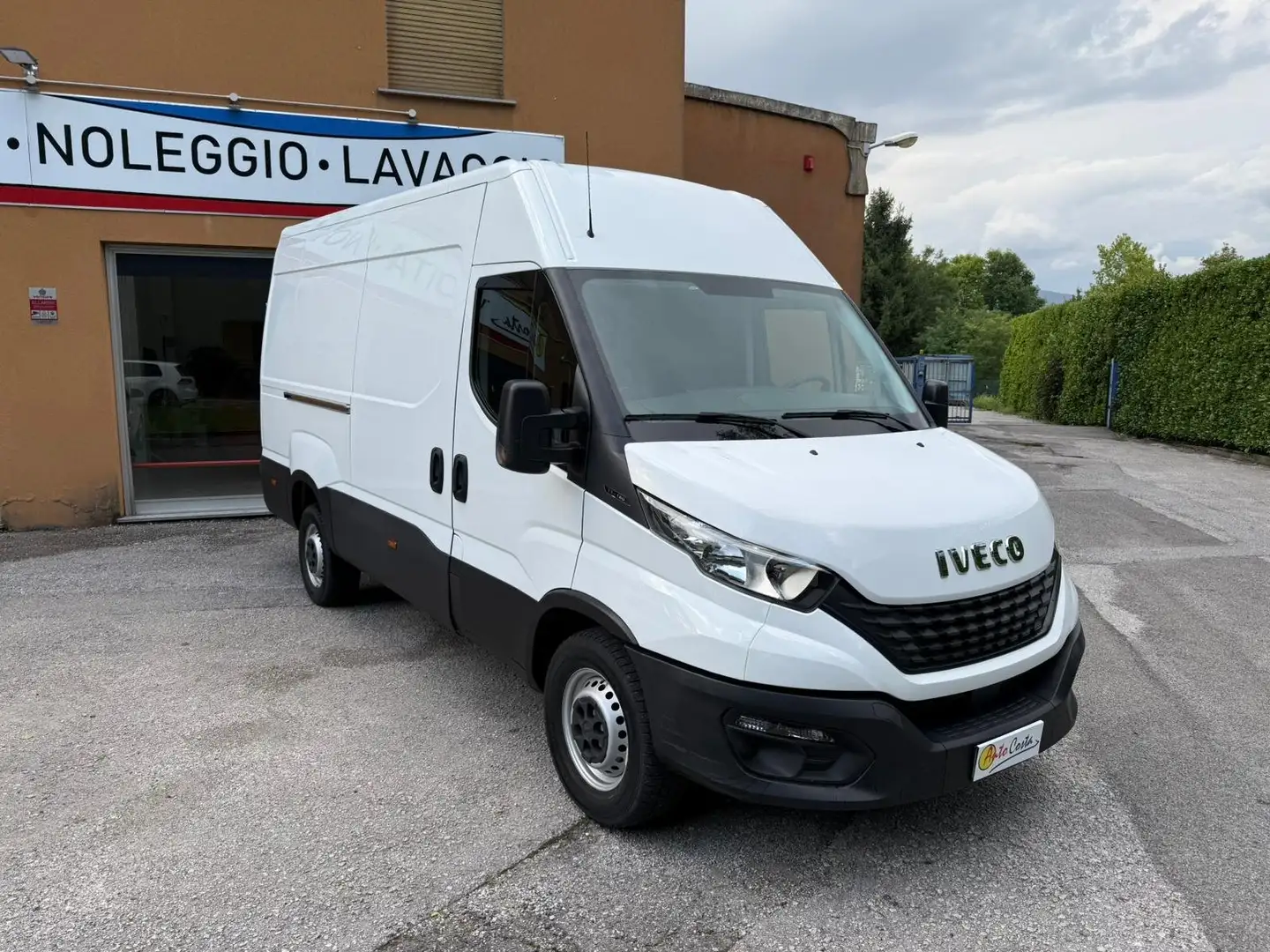 Iveco Daily 35S14 LH2 3520 Wit - 2