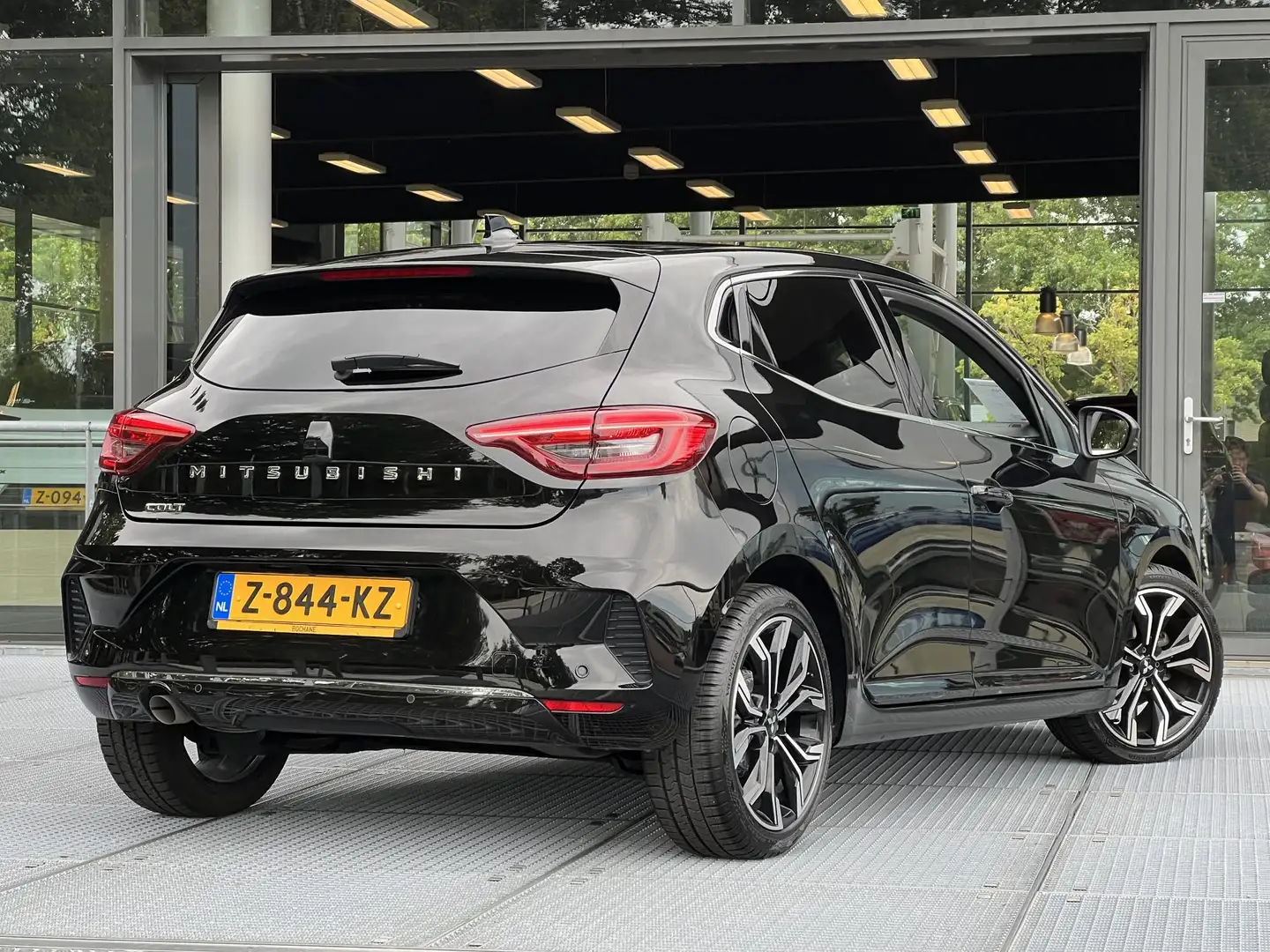 Mitsubishi Colt 1.0T MT First Edition 91PK | Navigatie | Adaptieve Schwarz - 2