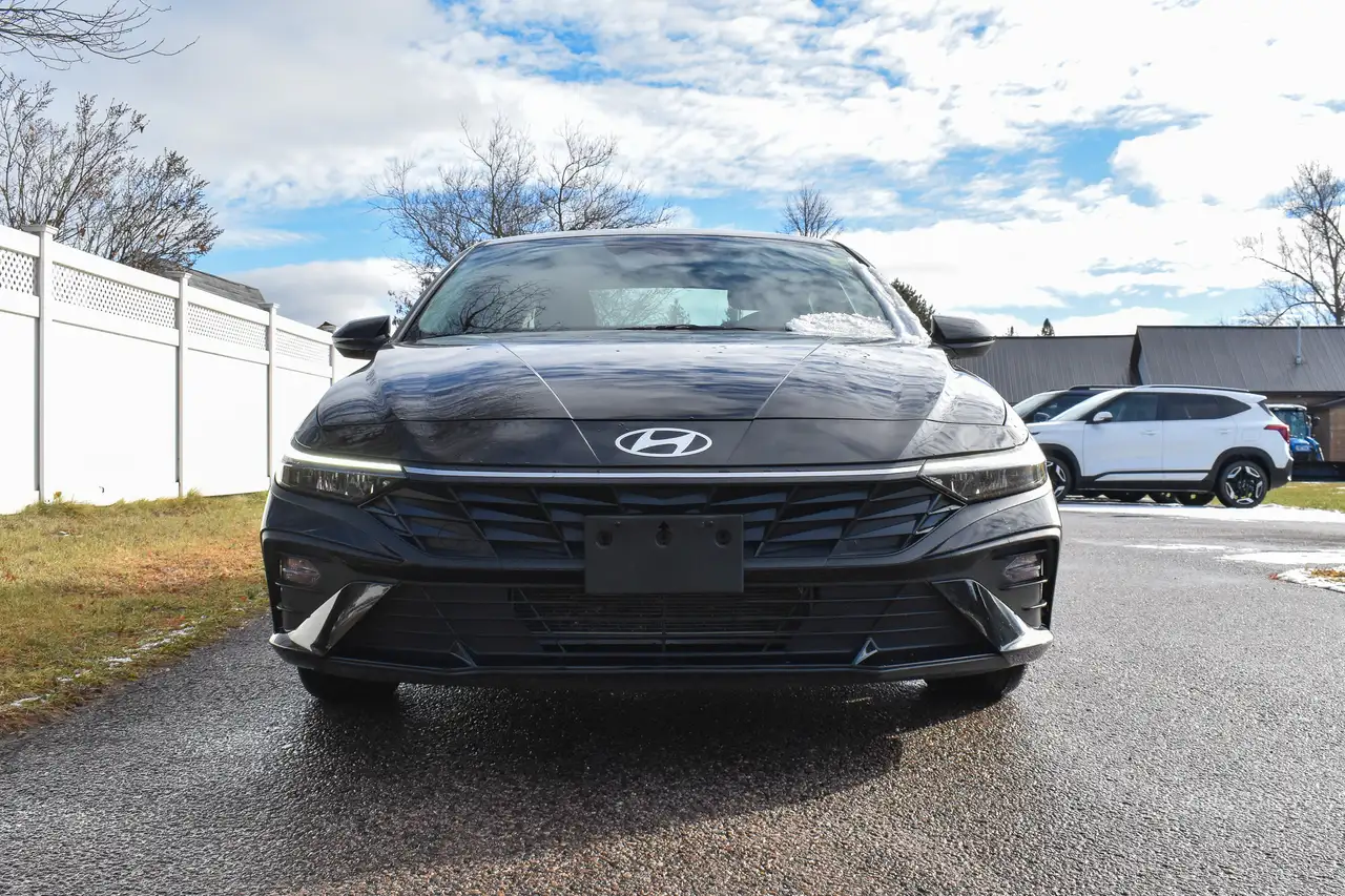 Hyundai ELANTRA снимка Hyundai ELANTRA