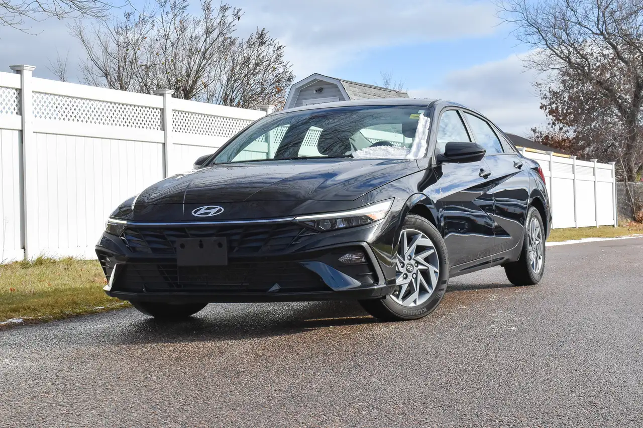 Hyundai ELANTRA снимка Hyundai ELANTRA