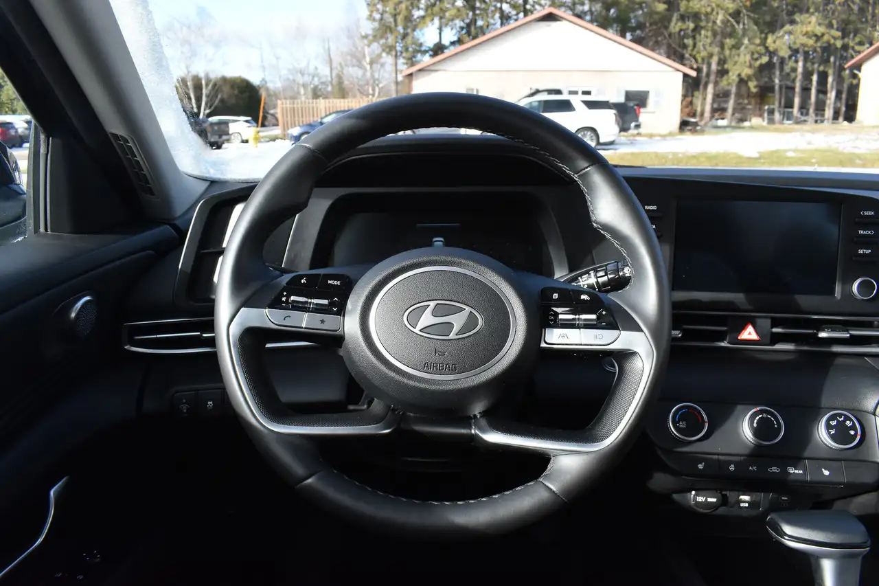 Hyundai ELANTRA снимка Hyundai ELANTRA