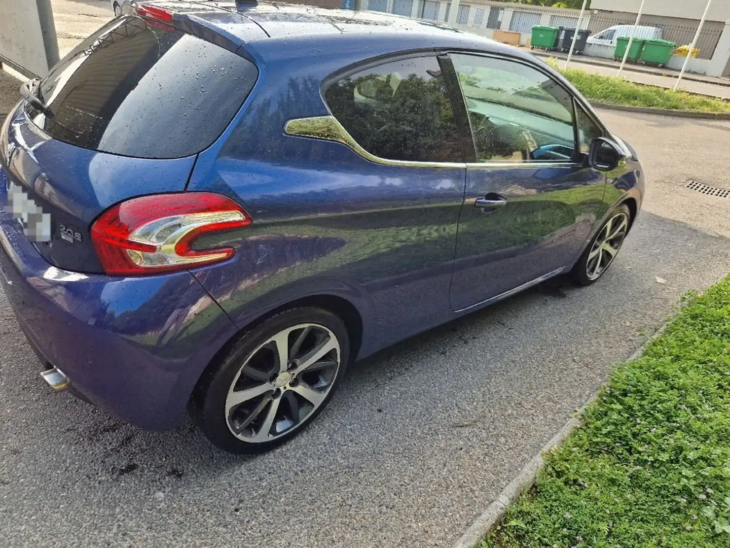 Peugeot 208 208 1.6 e-HDi 115ch FAP BVM6 Féline Bleu - 2