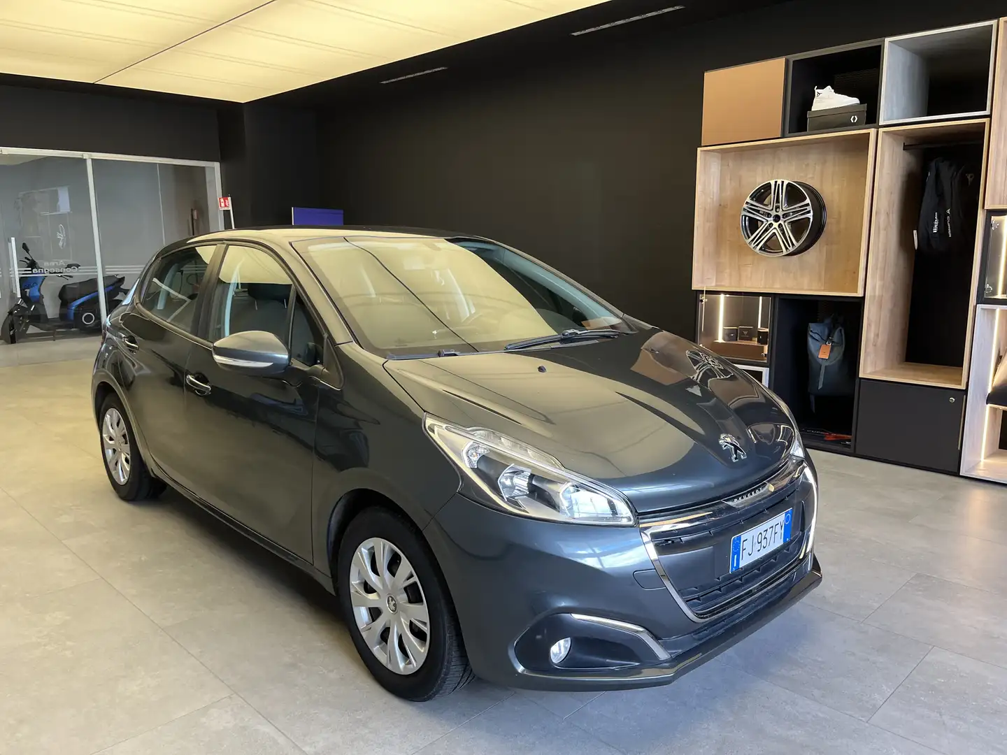 Peugeot 208 5 Porte 1.2 PureTech Active Grigio - 2