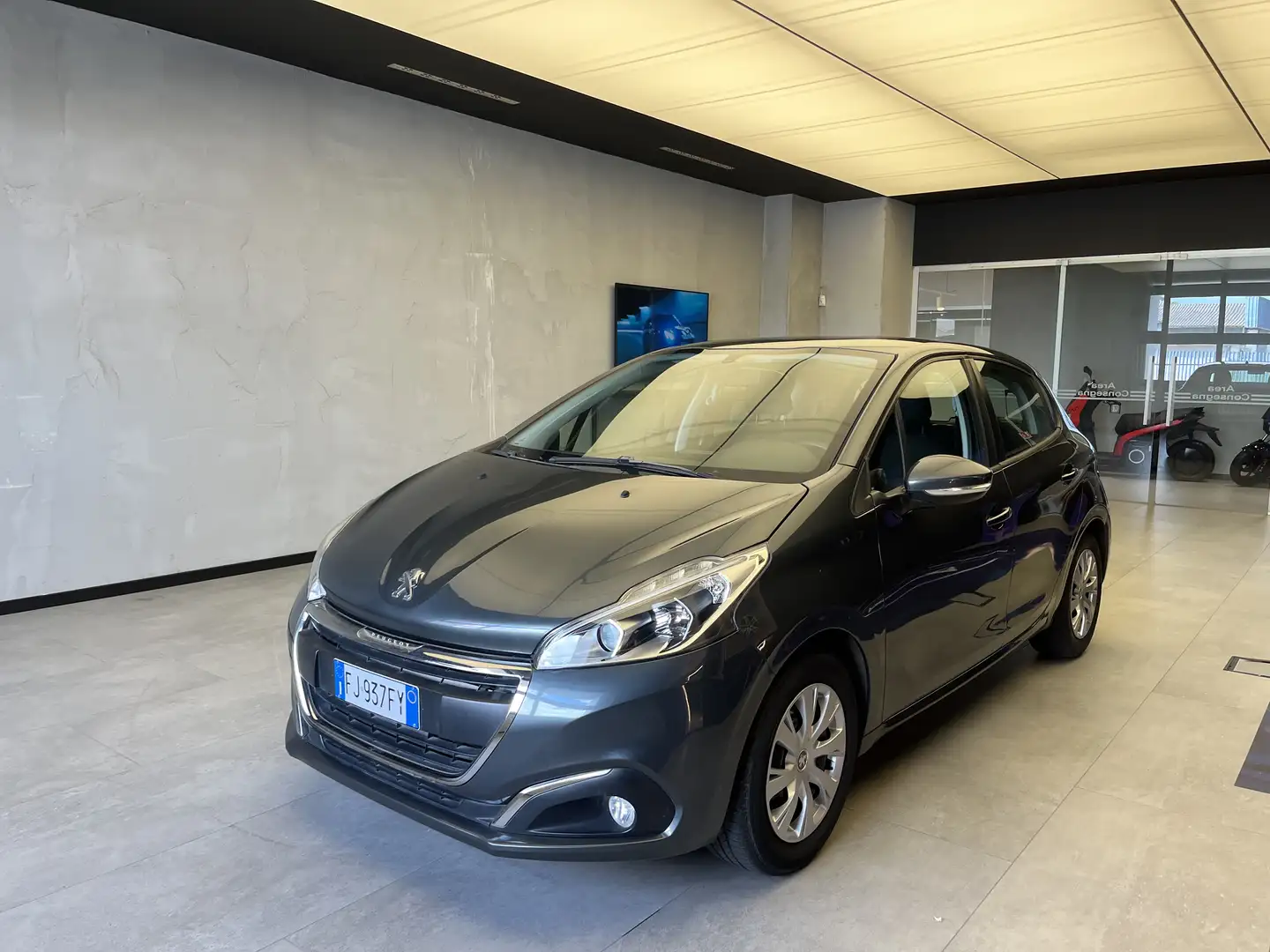 Peugeot 208 5 Porte 1.2 PureTech Active Grigio - 1