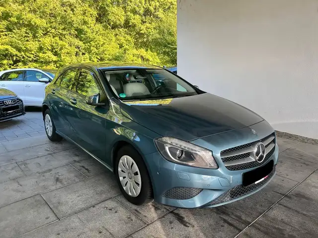 Mercedes-Benz A 180 BlueEfficiency*Bi-Xenon*Park-Assist.