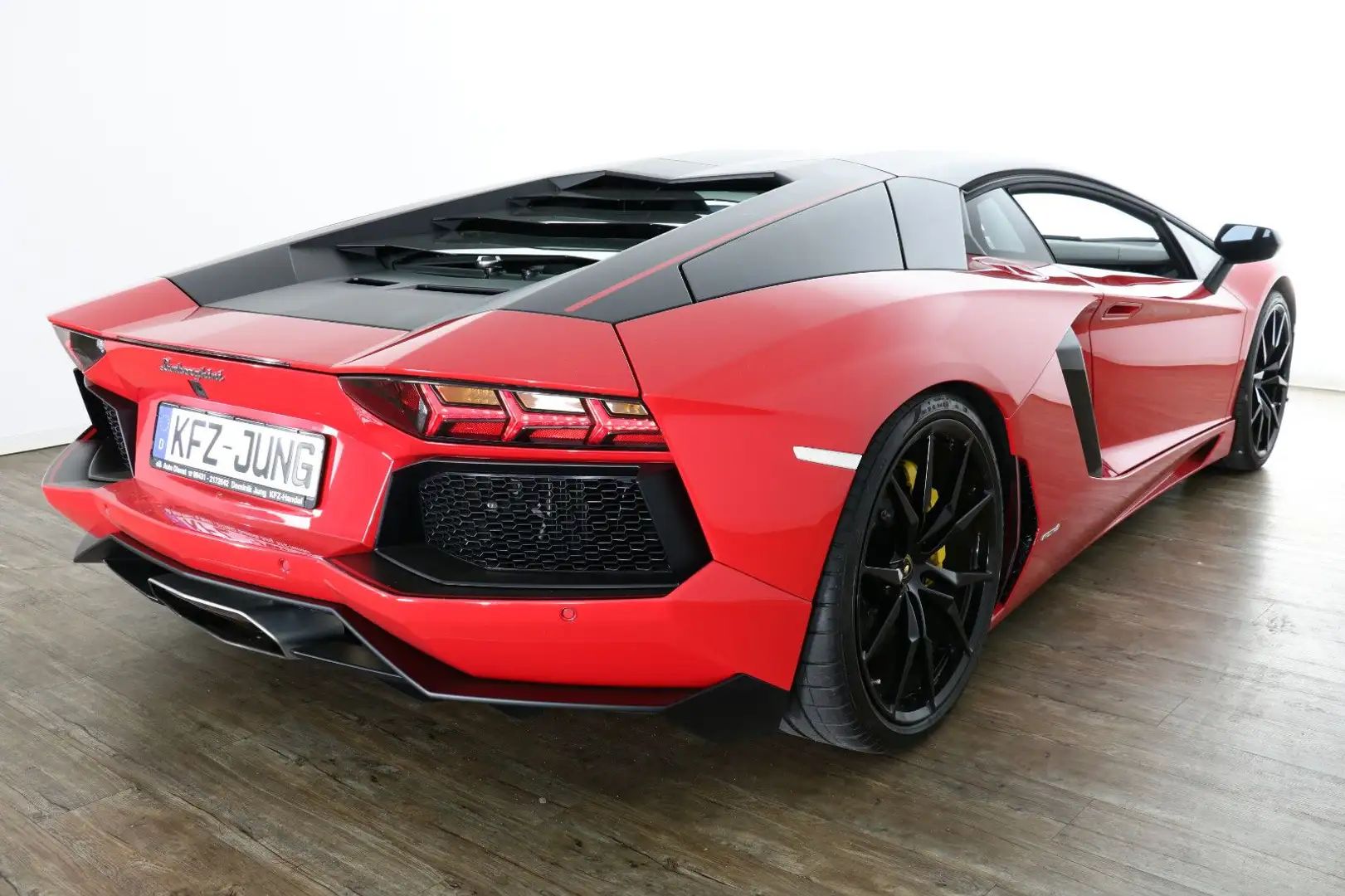 Lamborghini Aventador LP 700-4 PirelliEdition Alcantara MWST Rood - 2