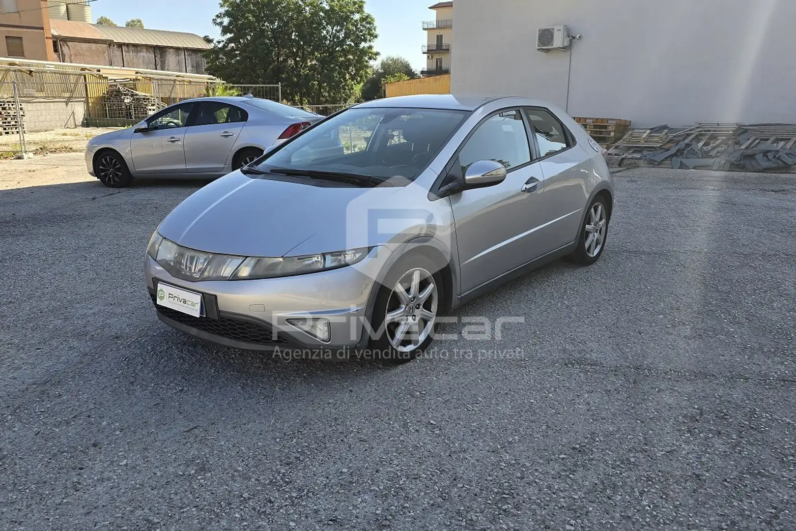 Honda Civic Civic 1.8 i-VTEC 5p. Executive Silber - 1