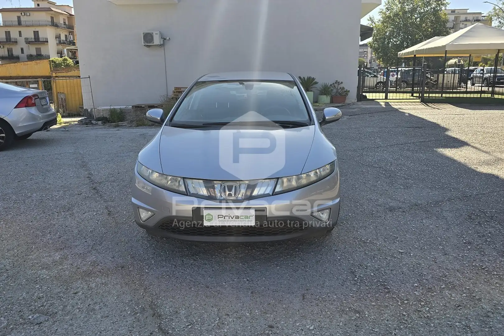 Honda Civic Civic 1.8 i-VTEC 5p. Executive Silber - 2