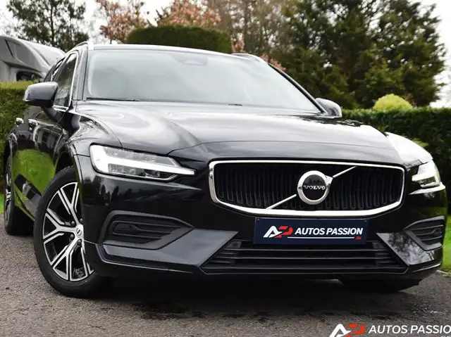 Volvo V60 2.0 B3 MHEV Core DCT | Carplay | Pilot Assist | Volant & Sièges chauffants