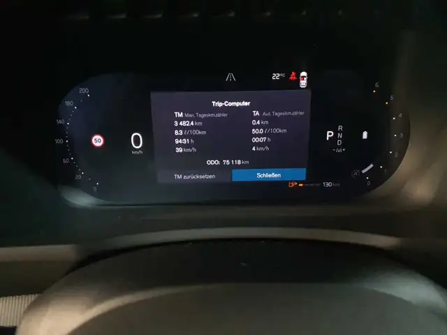 Volvo XC90 view 11