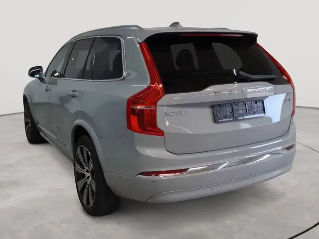 Volvo XC90 view 5