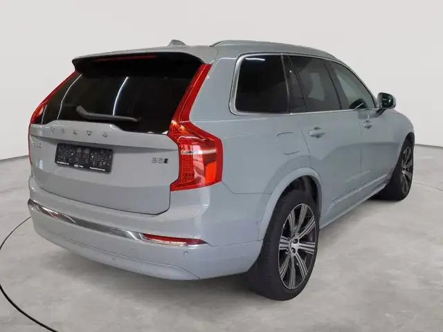 Volvo XC90 view 4